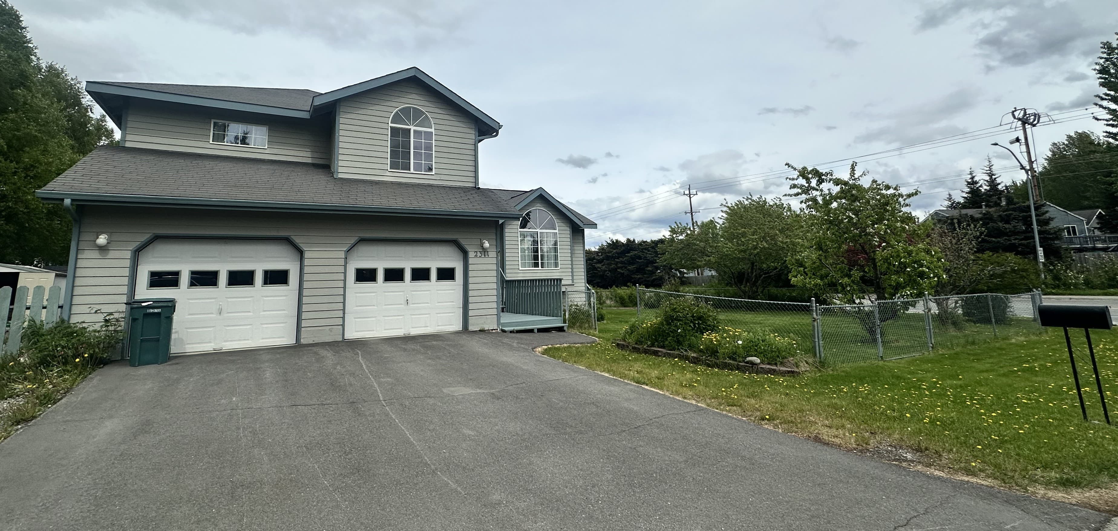 Room 2 — Queen + Bunk